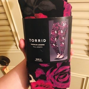 Torrid Roses and Skulls Legging